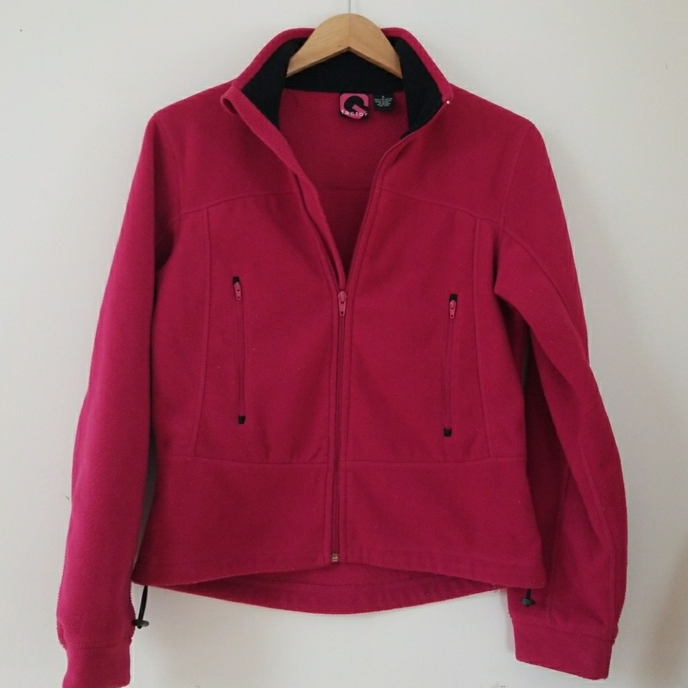 G factor Woman's Cranberry color fleece jacket, Size M